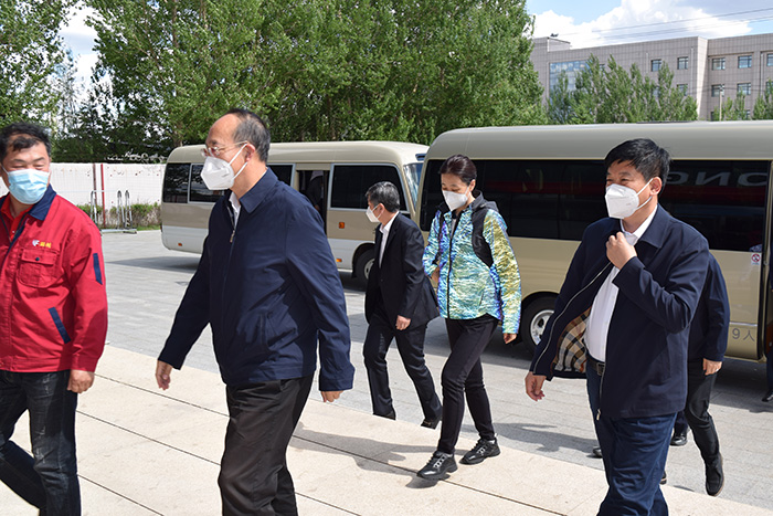 吉林省委常委、常務(wù)副省長(zhǎng)吳靖平蒞臨鵬鴻生產(chǎn)基地督導(dǎo)調(diào)研
